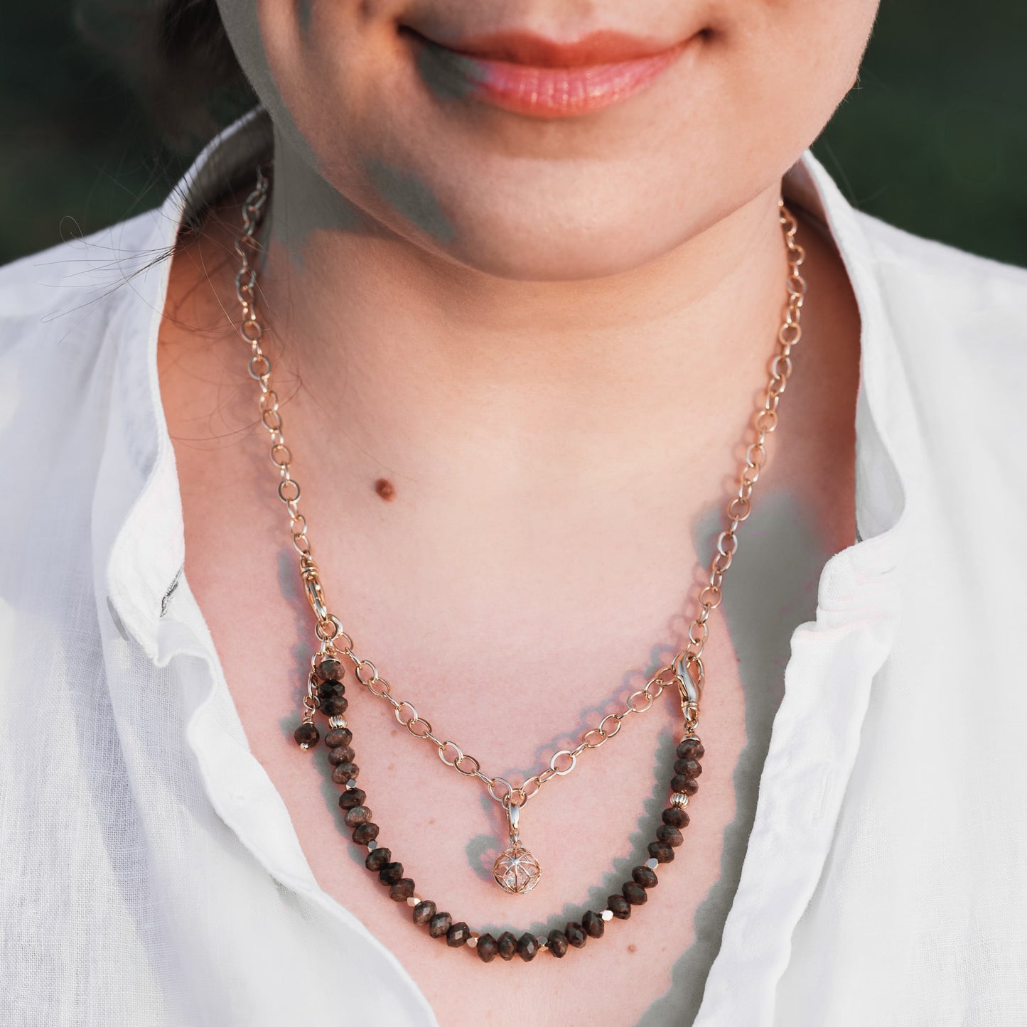 Vergoldete Kette mit Erweiterung asu Steinperlenarmband und mit dem Charms