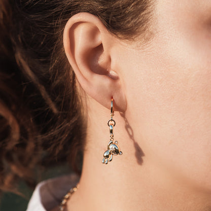 Charm Bär mit Zirkon vergoldet an Kette getragen – MAVEMO Schmucksystem
