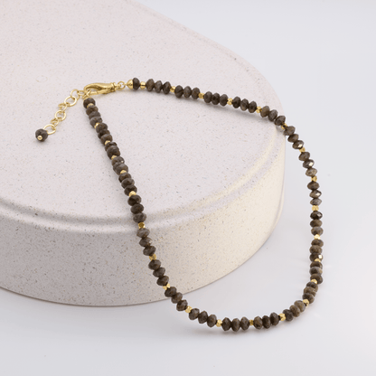 Perlenkette Labradorit Braun im Styling mit MAVEMO Charms