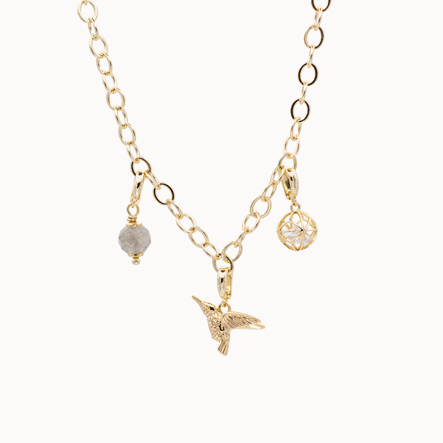 Basiskette mit Charms Käfigkugel mit Zirkon, Kolibri und Steinperle als Kombinationsbeispiel – modularer Schmuck MAVEMO Elements