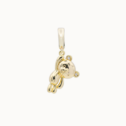 MAVEMO Charm Bär vergoldet mit funkelnden Zirkonsteinen (Vorderseite).