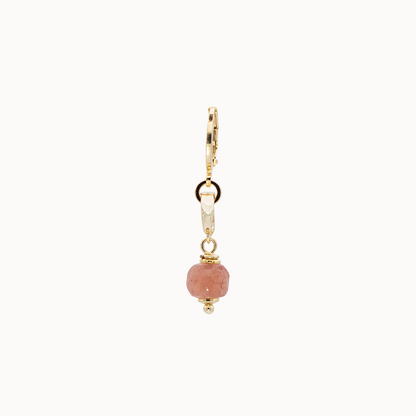 Creolen mit Charm aus Steinperle in Rosa,  Styling-Beispiel – modulares Schmucksystem MAVEMO Elements